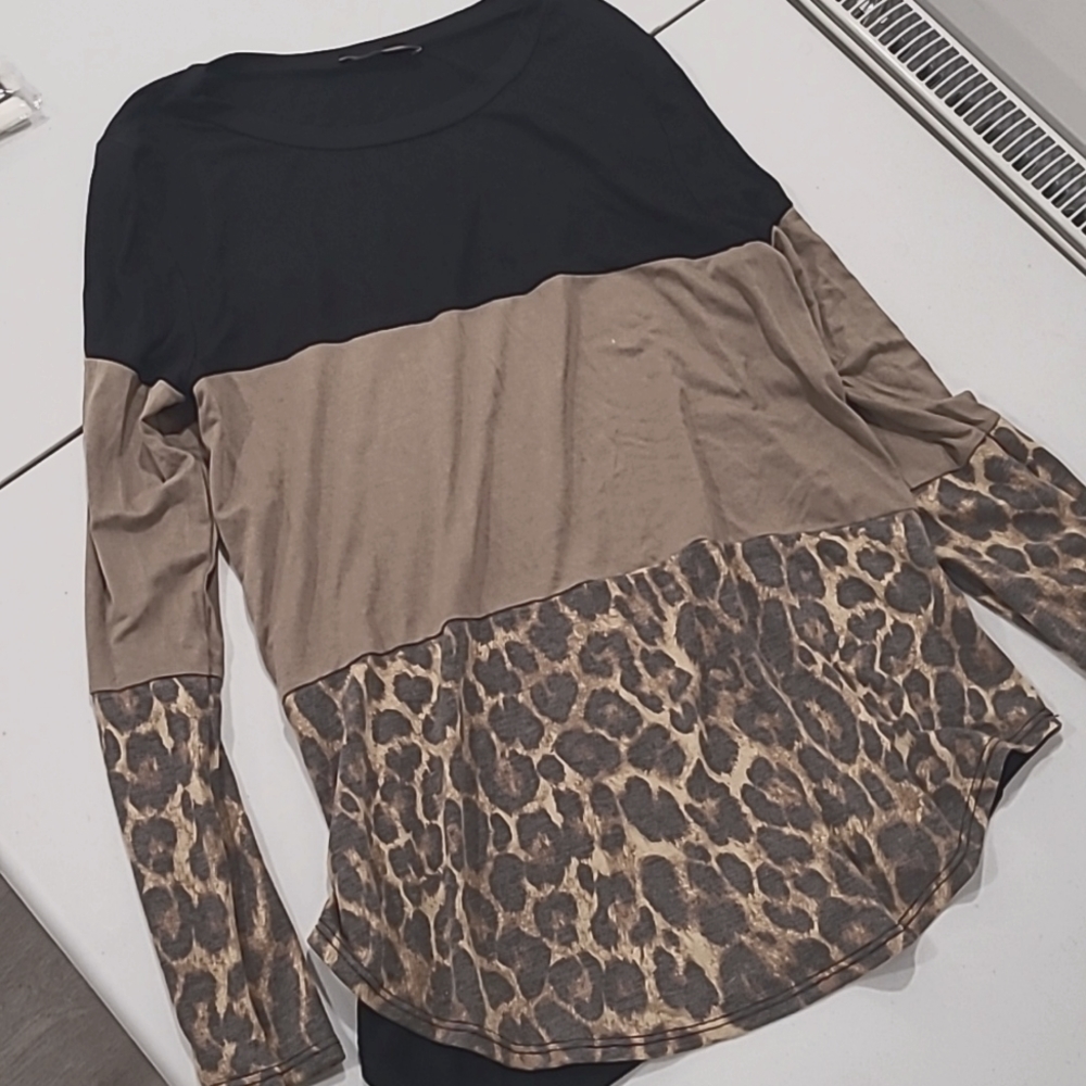Item #30 Colour Block Longsleeve Large